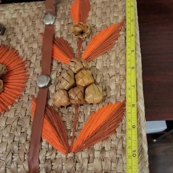 Vintage Woven Huge Straw Bag.  Made in Gutamala - Picture 7 of 12